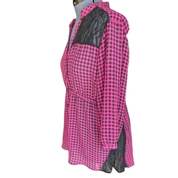 TORRID Women's Loose Button-Up Top Bust 52" Pink Black Plaid Lace Hi-Lo Hem EUC - Picture 4 of 15